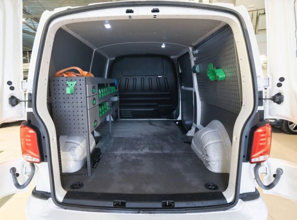 Volkswagen Transporter 2021 Valkoinen
