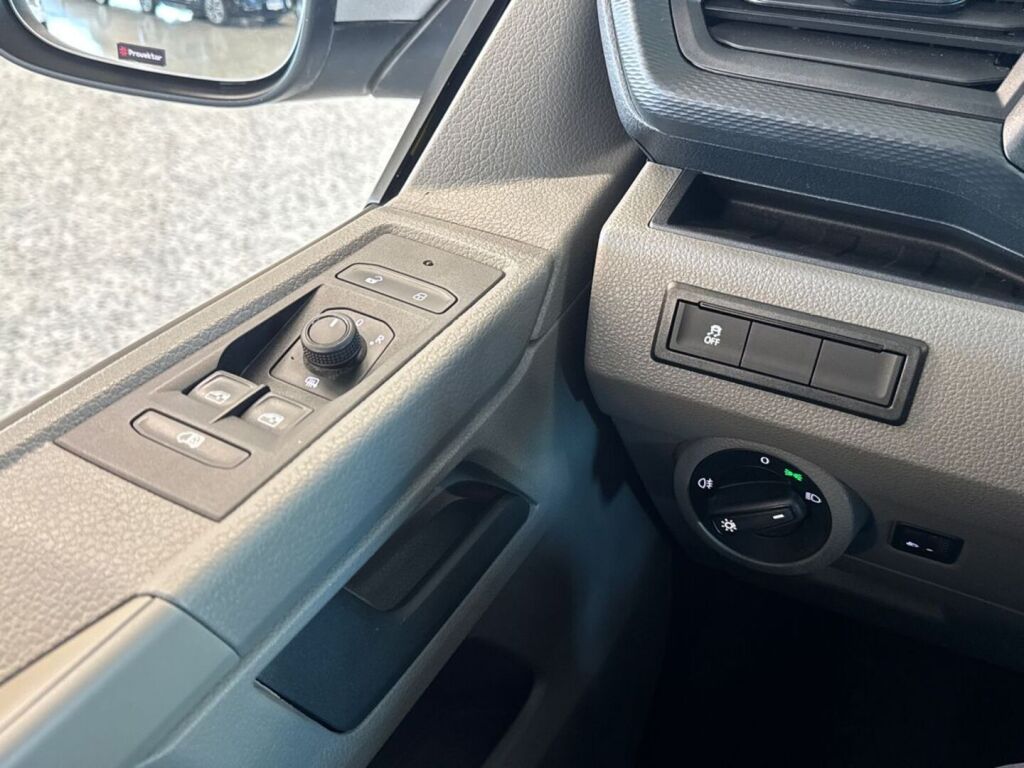 Volkswagen Transporter 2023 Hopea (Reflex Silver)