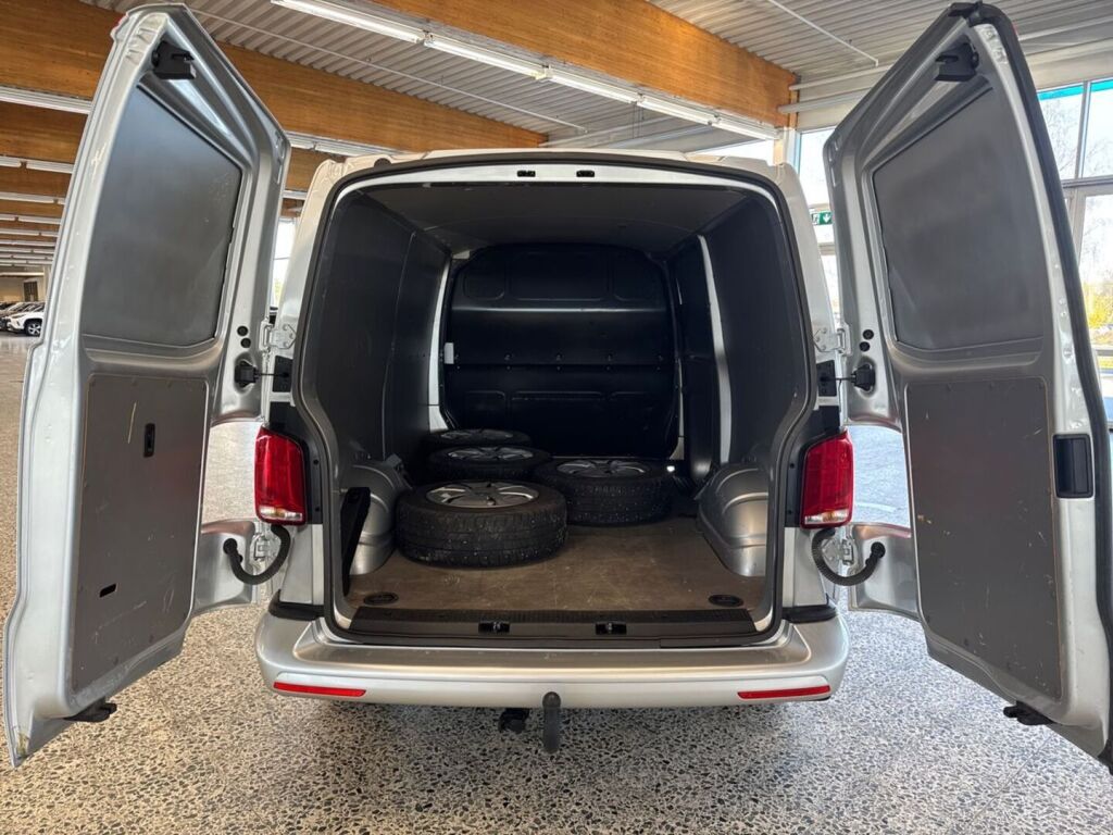 Volkswagen Transporter 2023 Hopea (Reflex Silver)