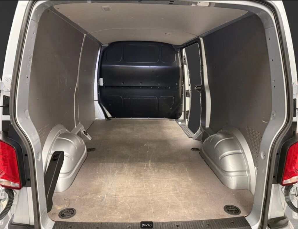 Volkswagen Transporter 2023 Hopea (Reflex Silver)