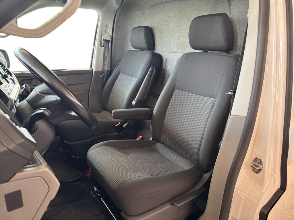Volkswagen Transporter 2021 Valkoinen