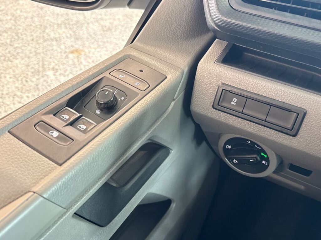 Volkswagen Transporter 2021 Valkoinen