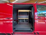 Volkswagen Transporter 2022 Punainen