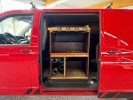Volkswagen Transporter 2022 Punainen