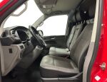 Volkswagen Transporter 2022 Punainen