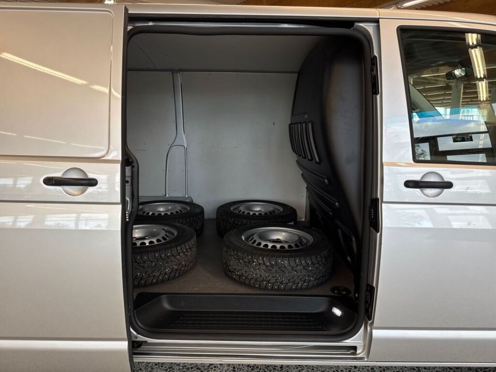 Volkswagen Transporter 2023 Hopea