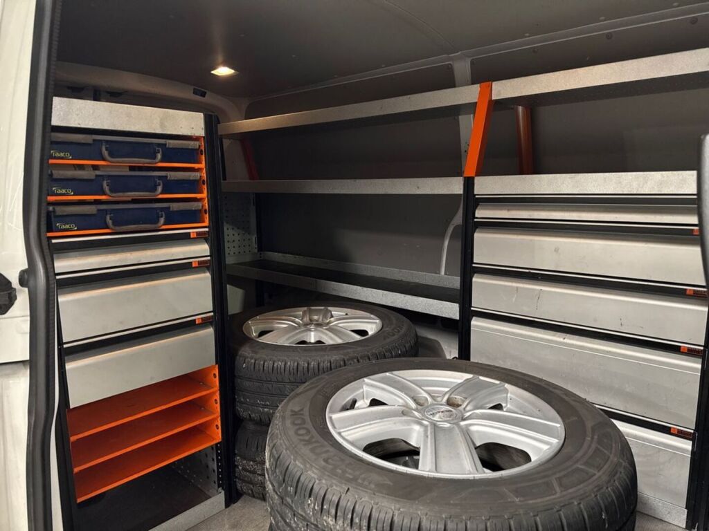 Volkswagen Transporter 2019 Valkoinen