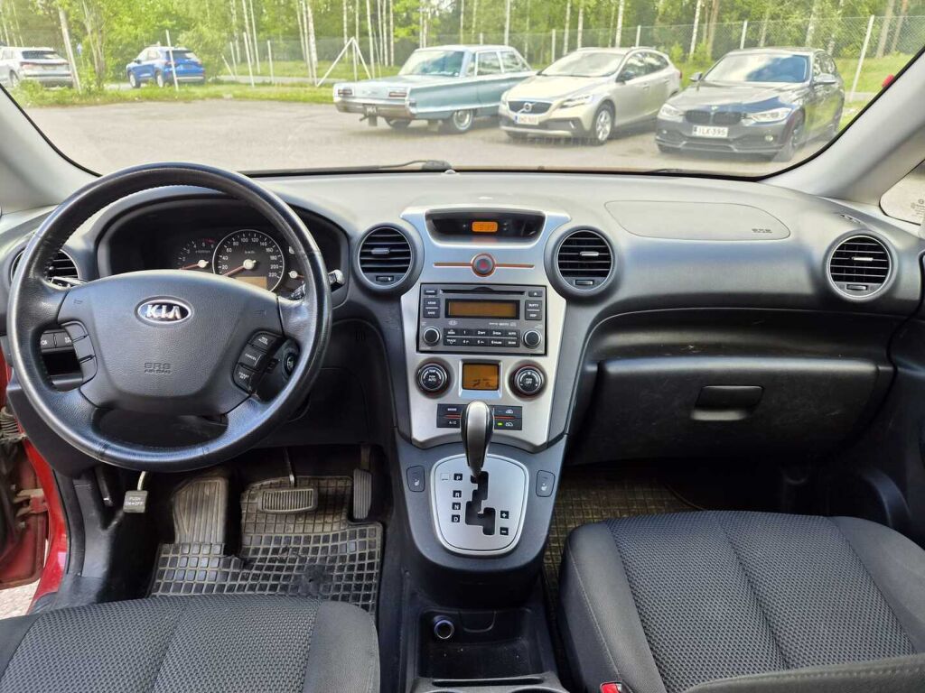 Kia Carens 2008 Punainen