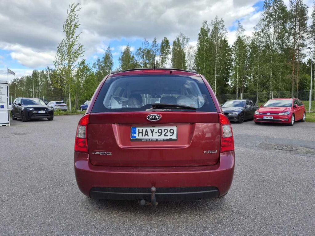 Kia Carens 2008 Punainen