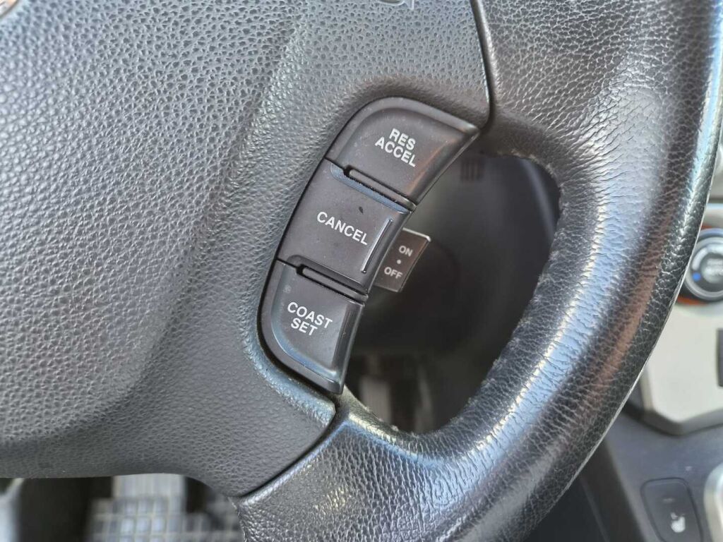 Kia Carens 2008 Punainen