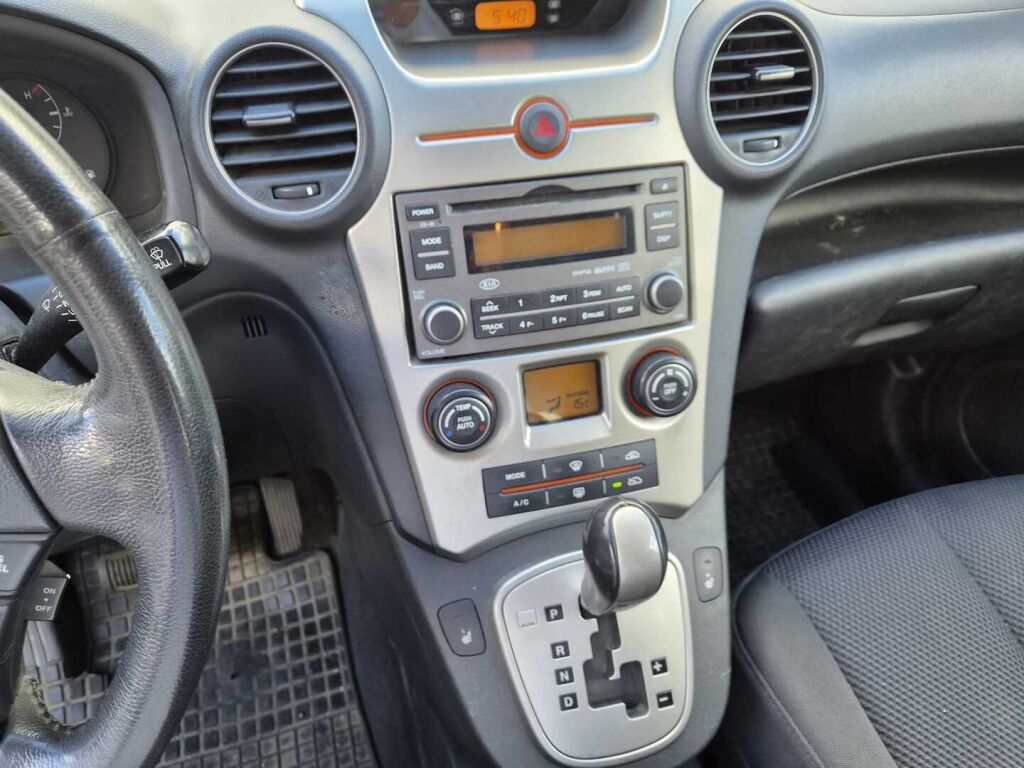 Kia Carens 2008 Punainen