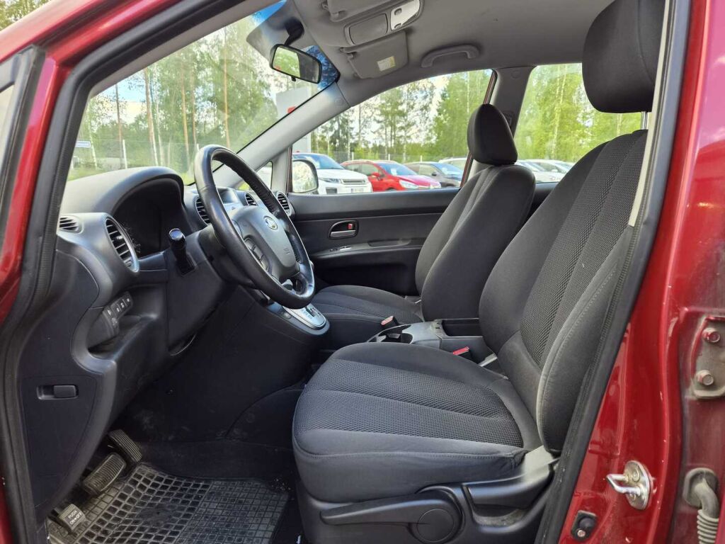 Kia Carens 2008 Punainen