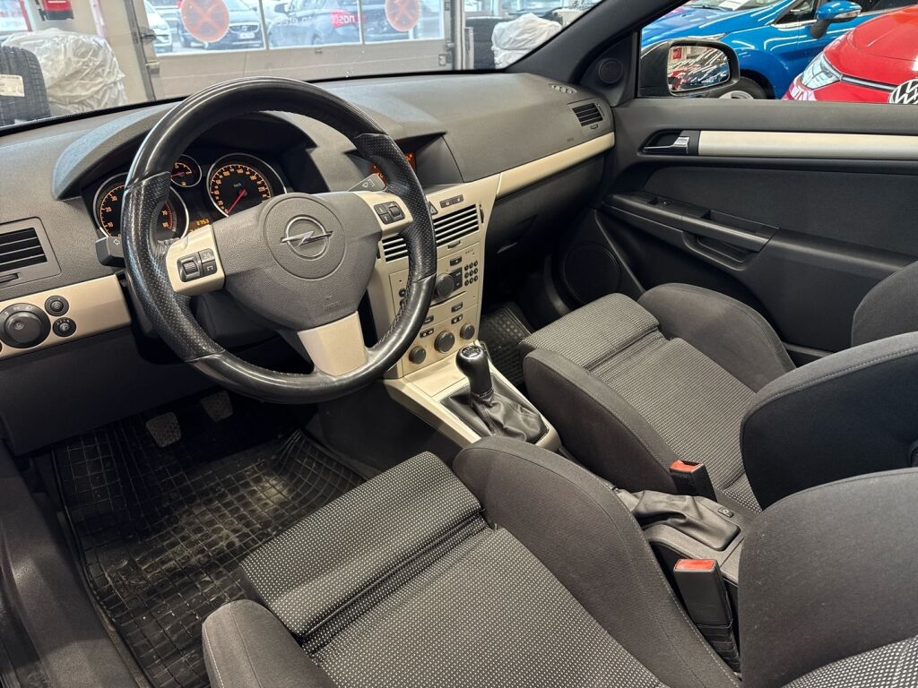 Opel Astra 2009 Musta