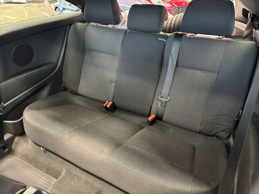 Opel Astra 2009 Musta