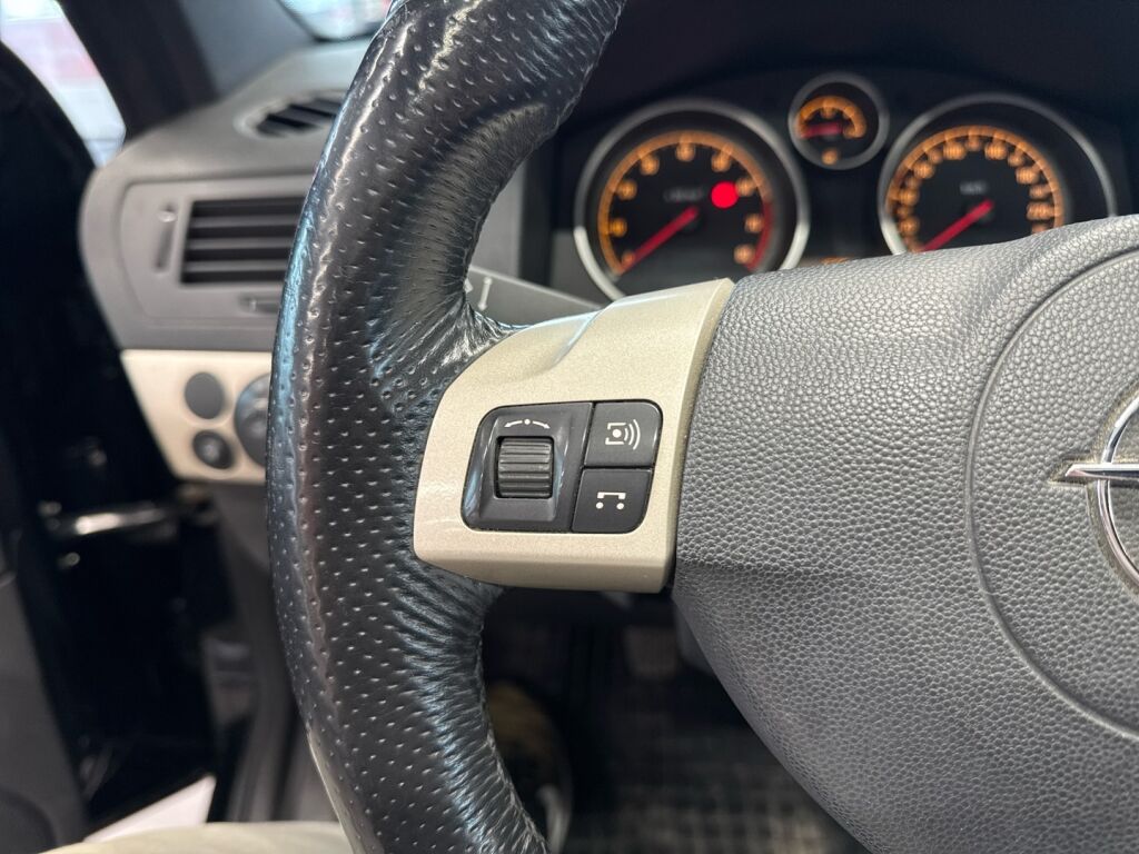 Opel Astra 2009 Musta