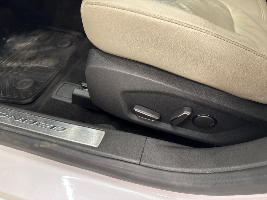 Ford Mondeo 2015 Valkoinen