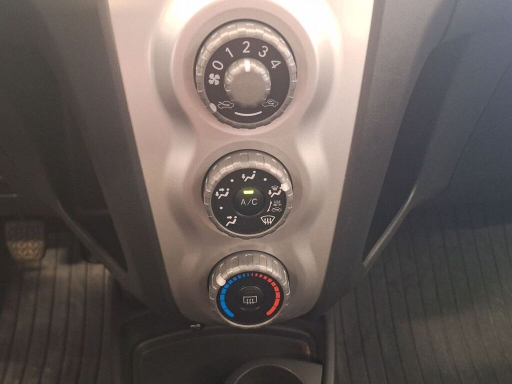 Toyota Yaris 2008 Hopea