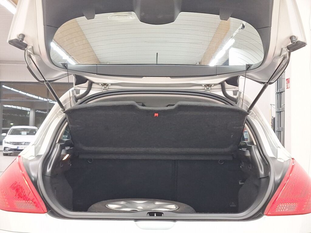 Peugeot 308 2008 Harmaa