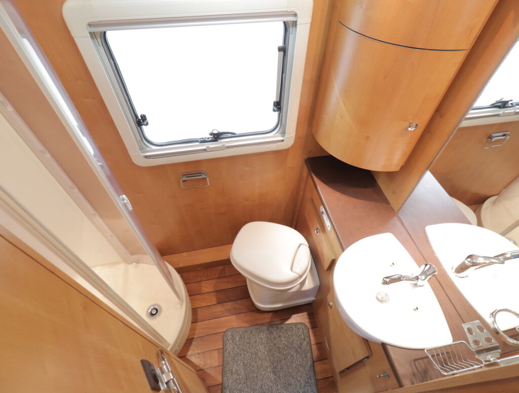 Rapido 906 2008 Valkoinen