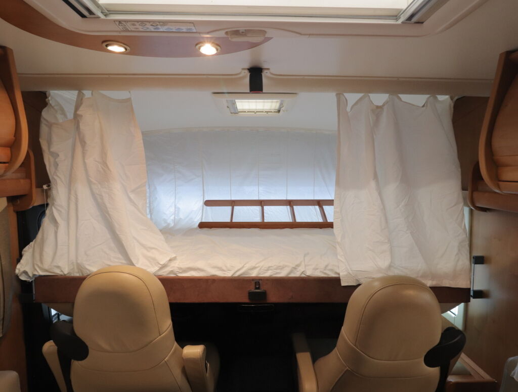 Rapido 906 2008 Valkoinen