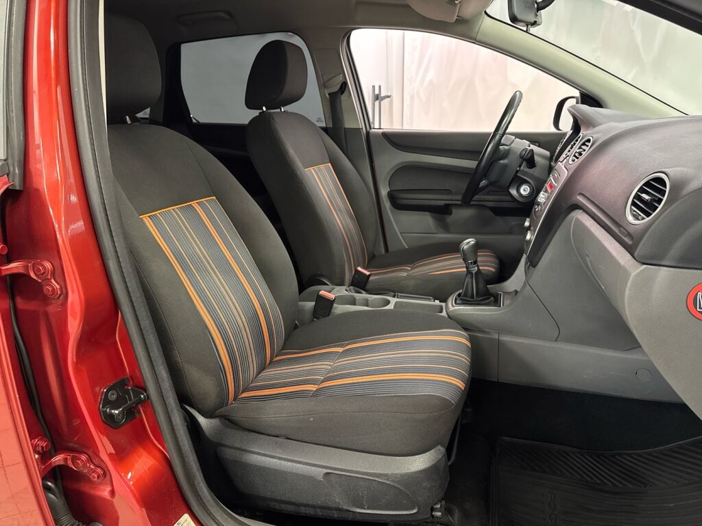 Ford Focus 2009 Punainen