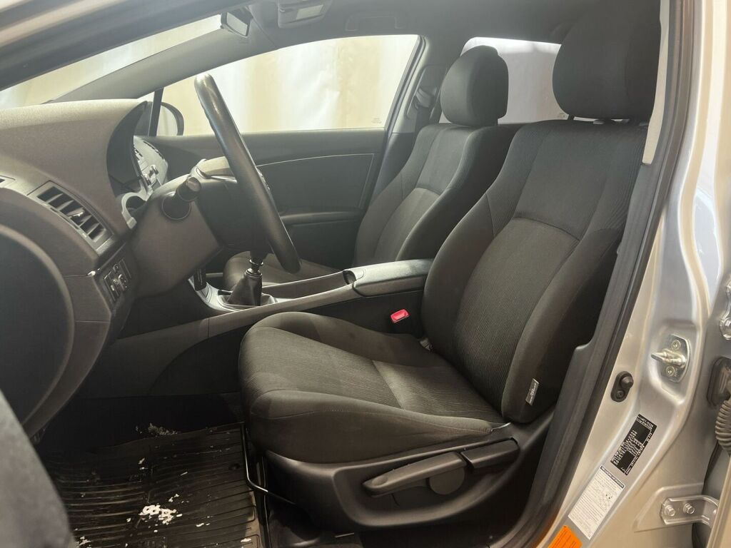 Toyota Avensis 2009 Hopea