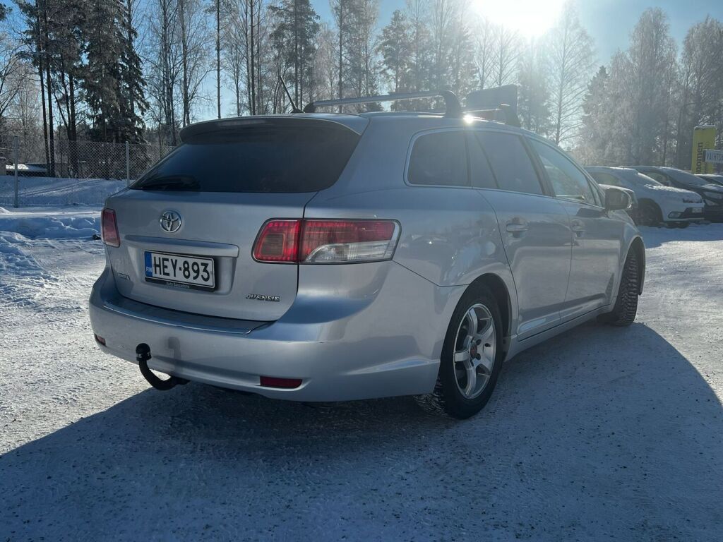 Toyota Avensis 2009 Hopea