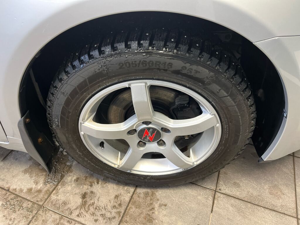 Toyota Avensis 2009 Hopea