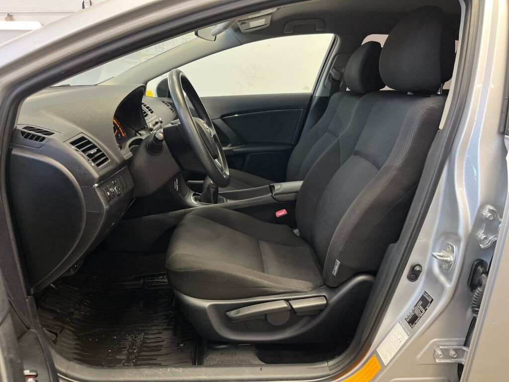 Toyota Avensis 2009 Hopea