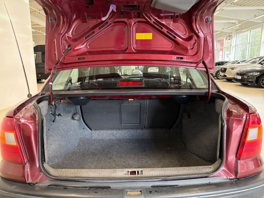Opel Astra 1994 Punainen