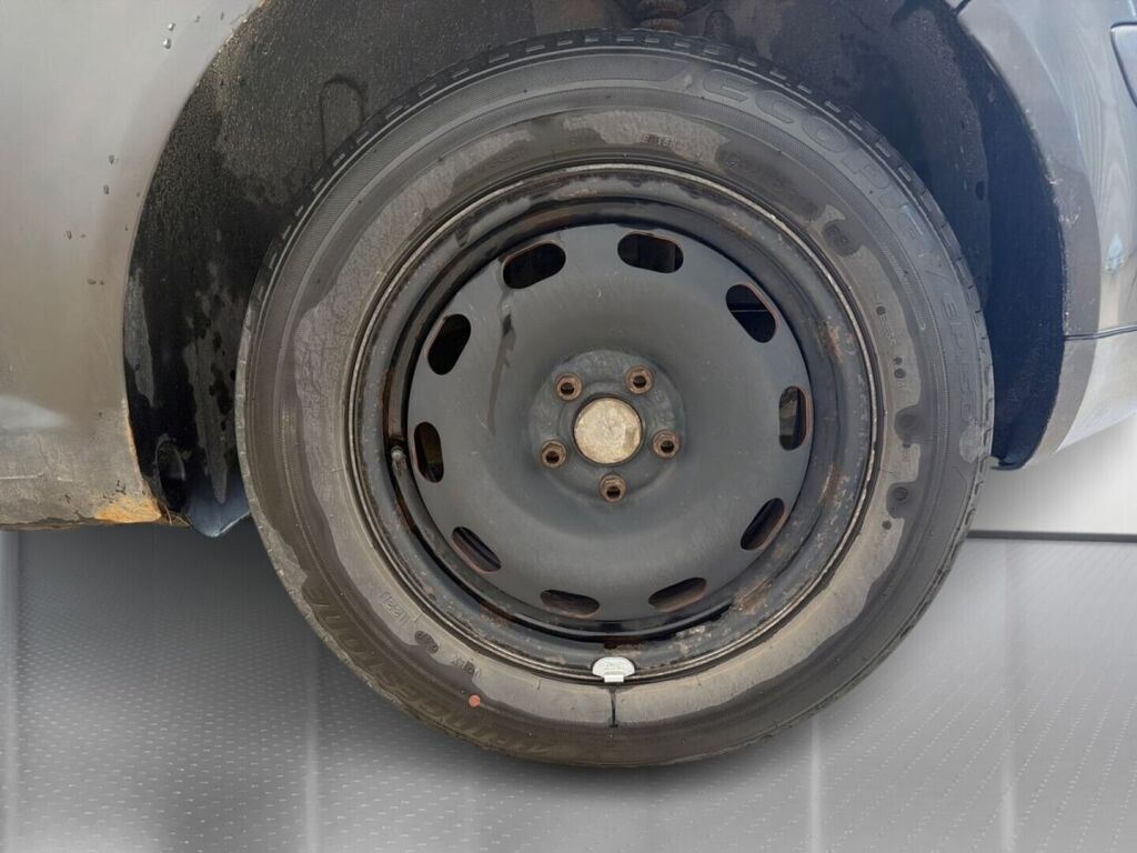 Volkswagen Golf 2000 Musta