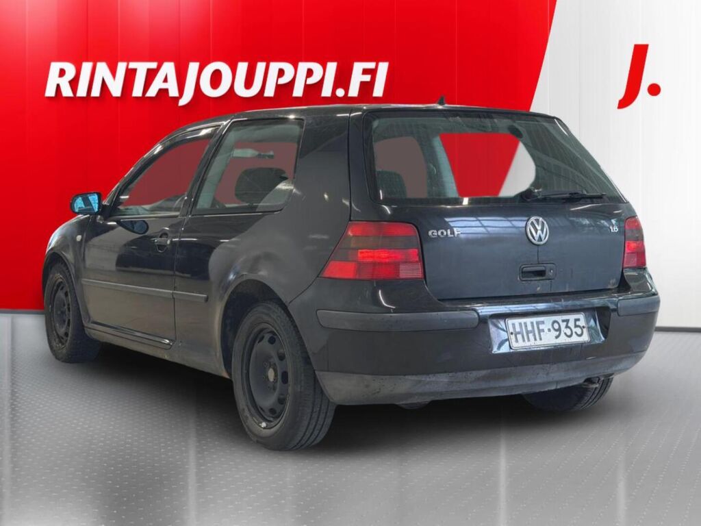 Volkswagen Golf 2000 Musta