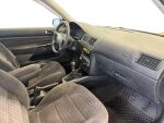 Volkswagen Golf 2000 Musta