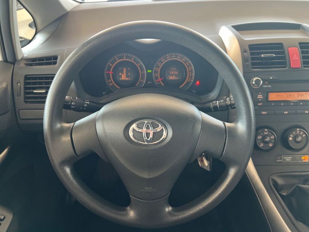 Toyota Auris 2009 Valkoinen