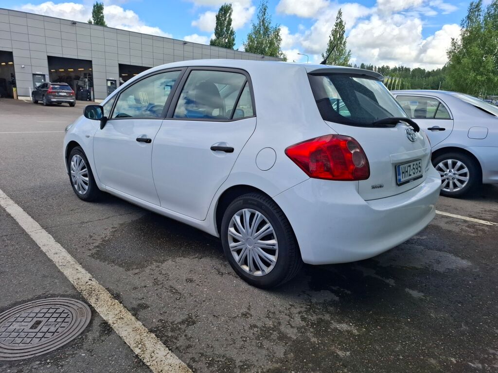 Toyota Auris 2009 Valkoinen