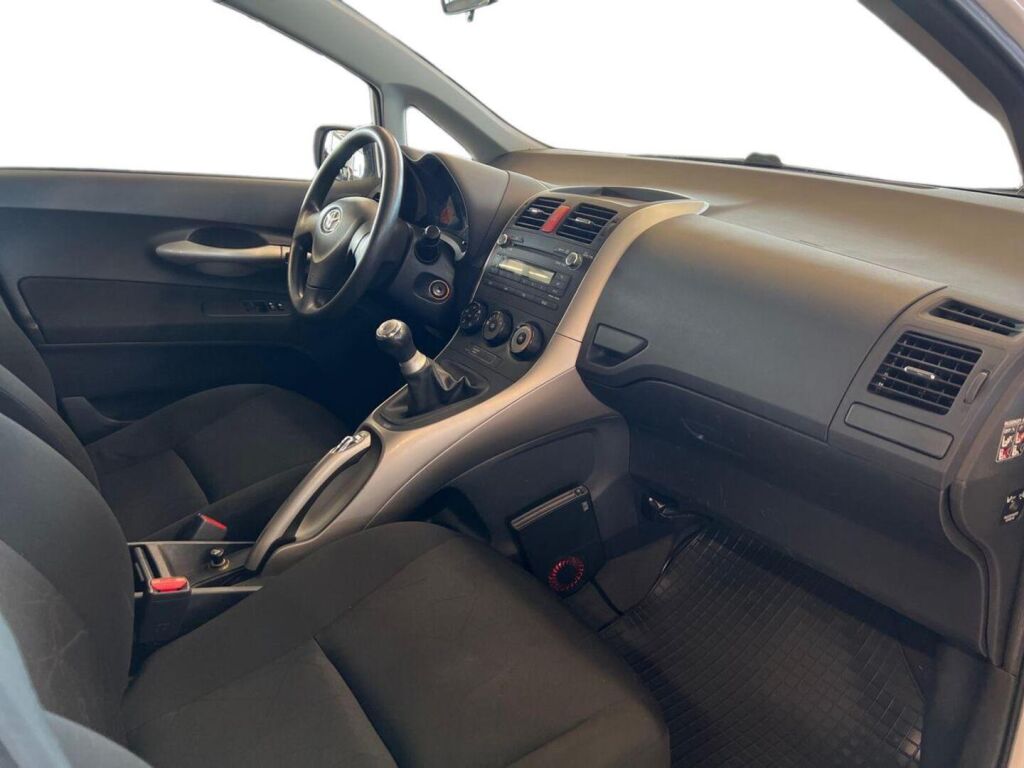 Toyota Auris 2009 Valkoinen