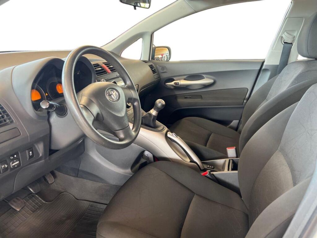 Toyota Auris 2009 Valkoinen