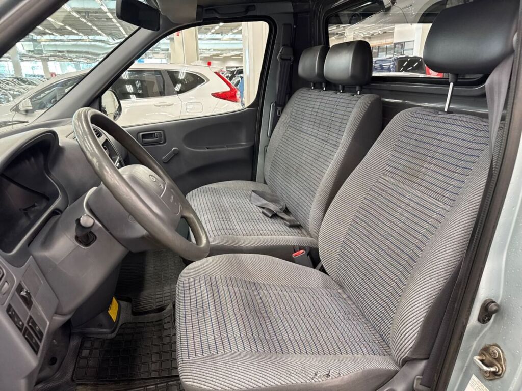 Toyota Hiace 1998 Harmaa