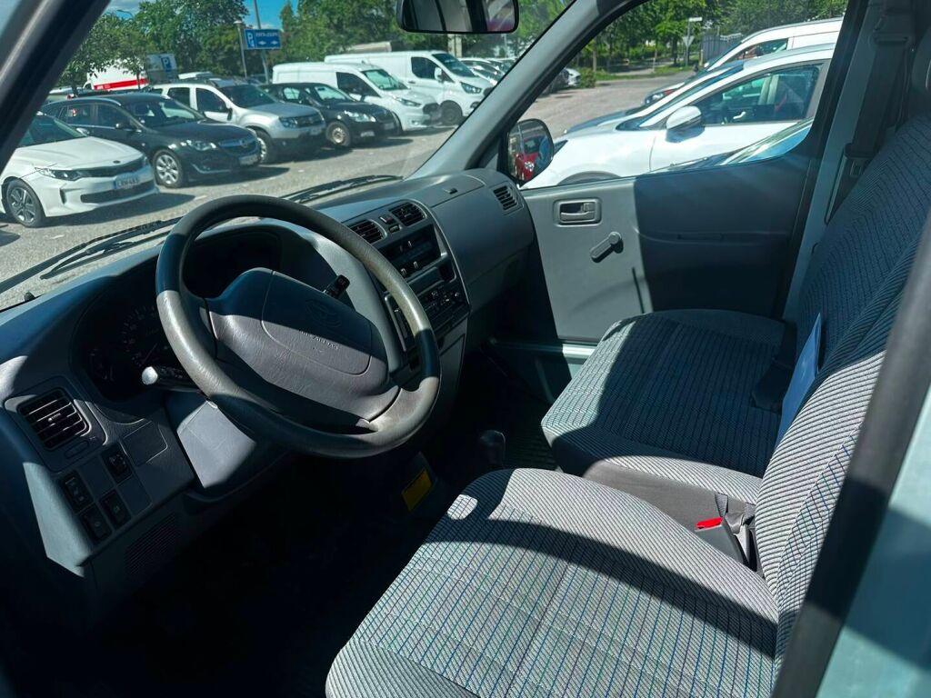 Toyota Hiace 1998 Harmaa