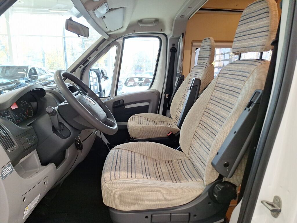 Adria TWIN 600 SP 2010 Valkoinen