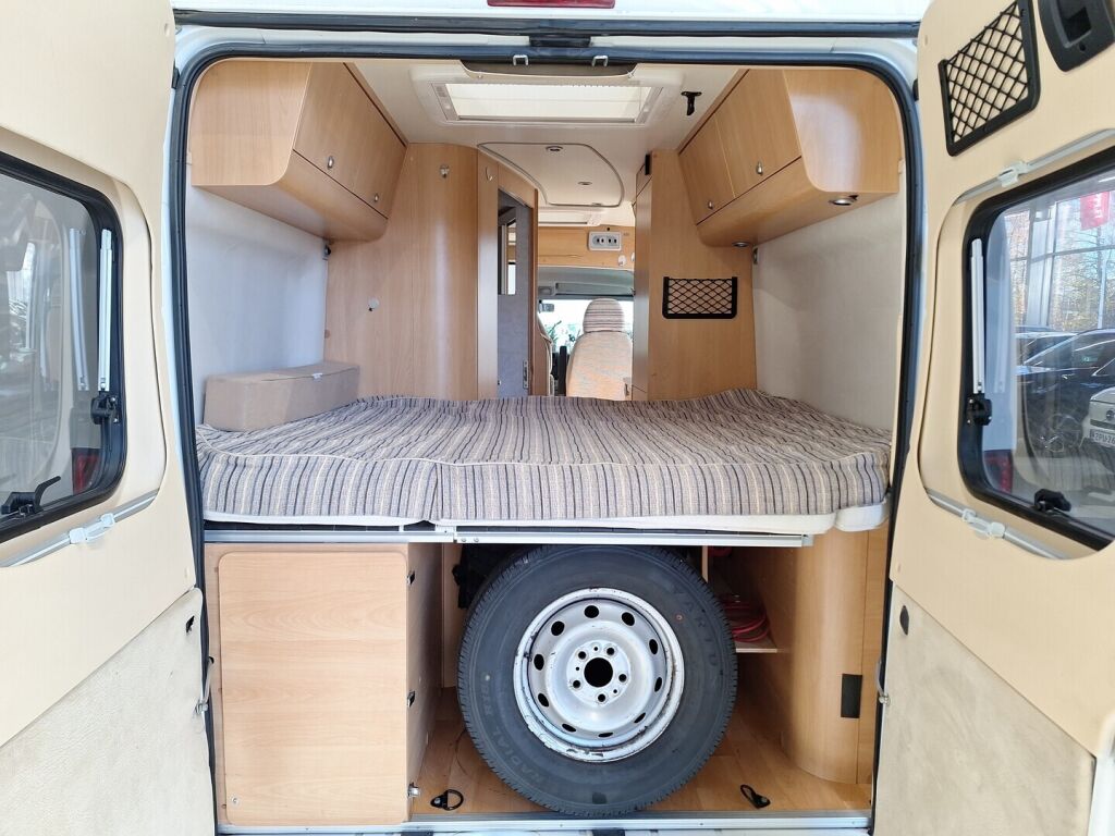 Adria TWIN 600 SP 2010 Valkoinen