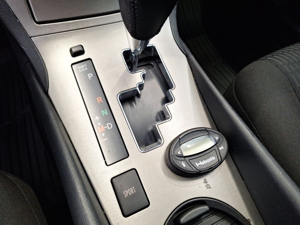 Toyota Avensis 2009 Hopea