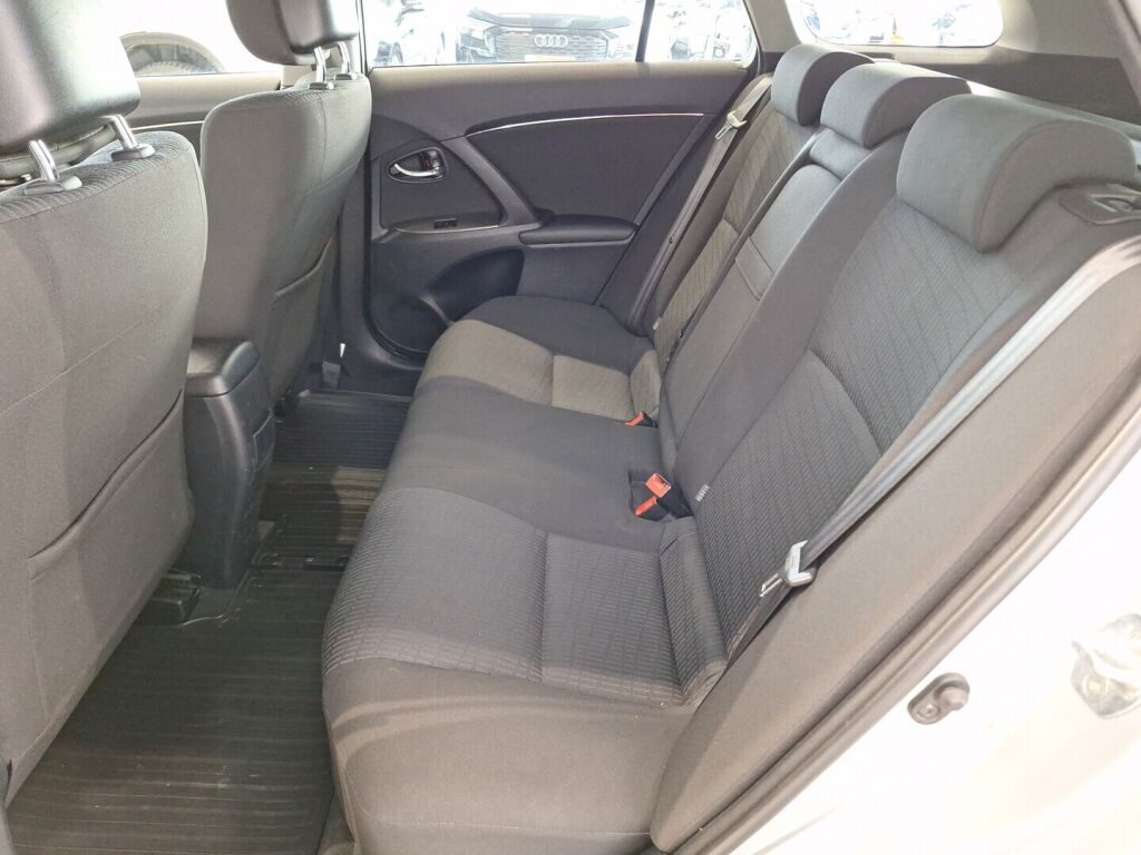 Toyota Avensis 2009 Hopea