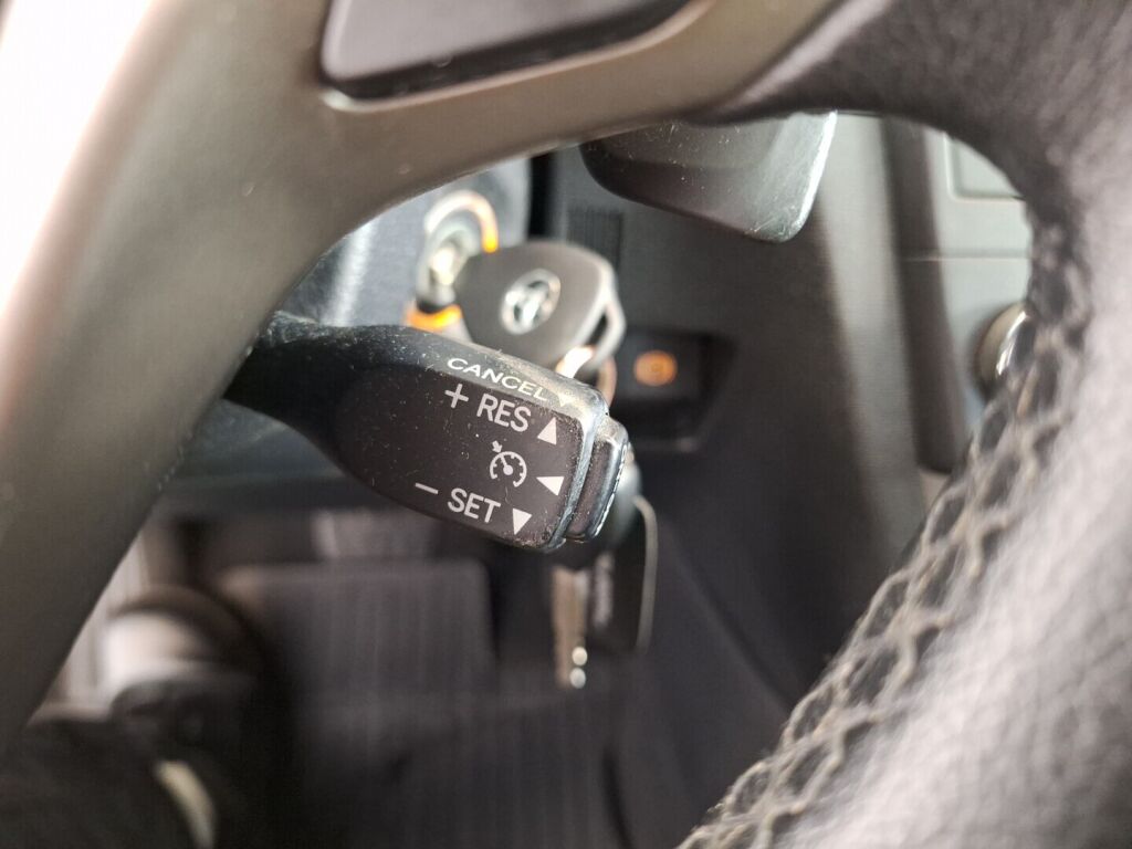 Toyota Avensis 2009 Hopea