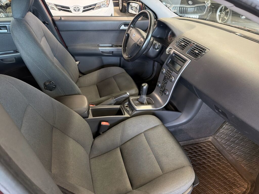 Volvo S40 2006 Punainen