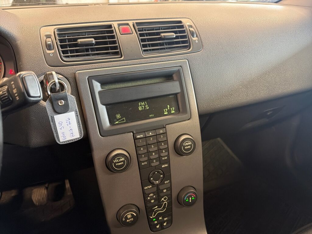 Volvo S40 2006 Punainen
