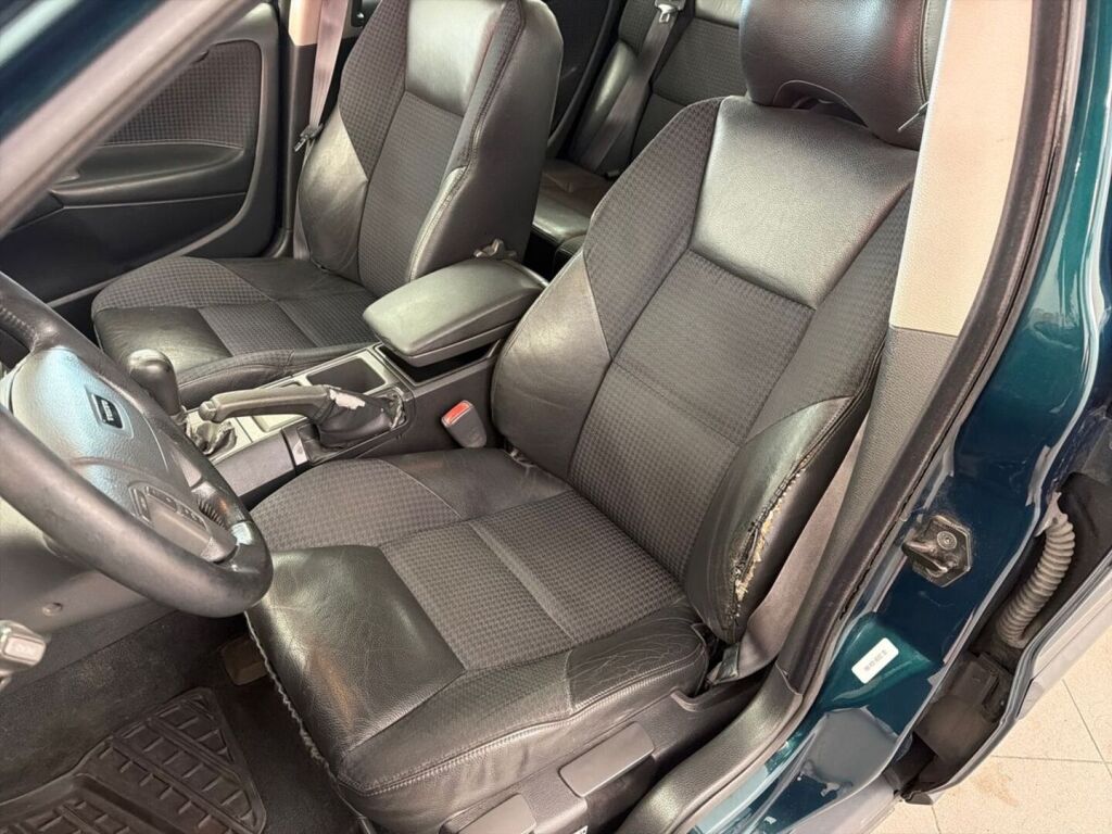 Volvo V70 2001 Vihreä