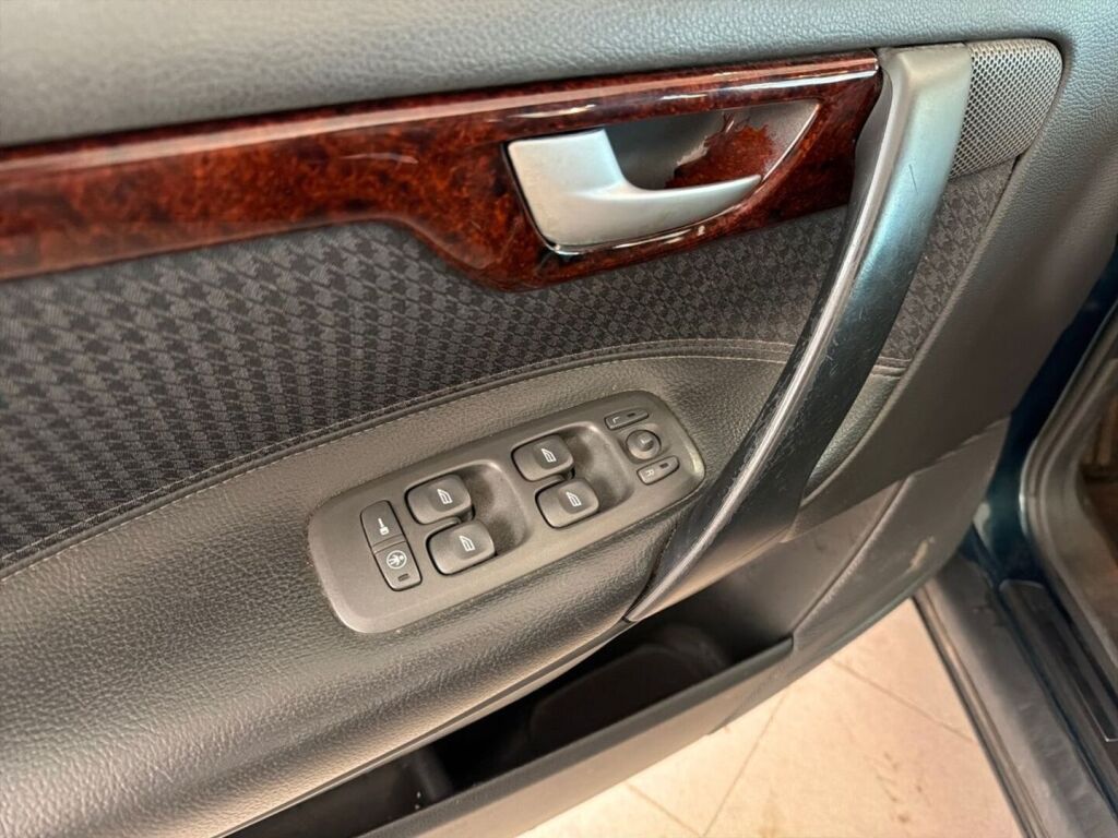 Volvo V70 2001 Vihreä