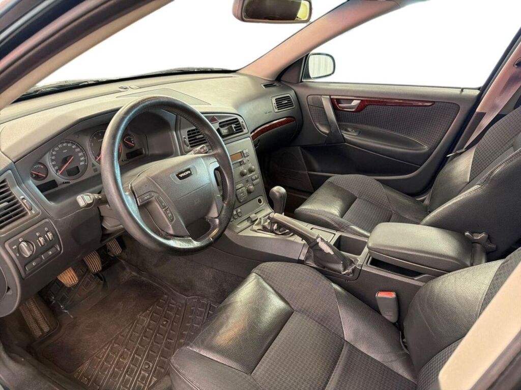 Volvo V70 2001 Vihreä