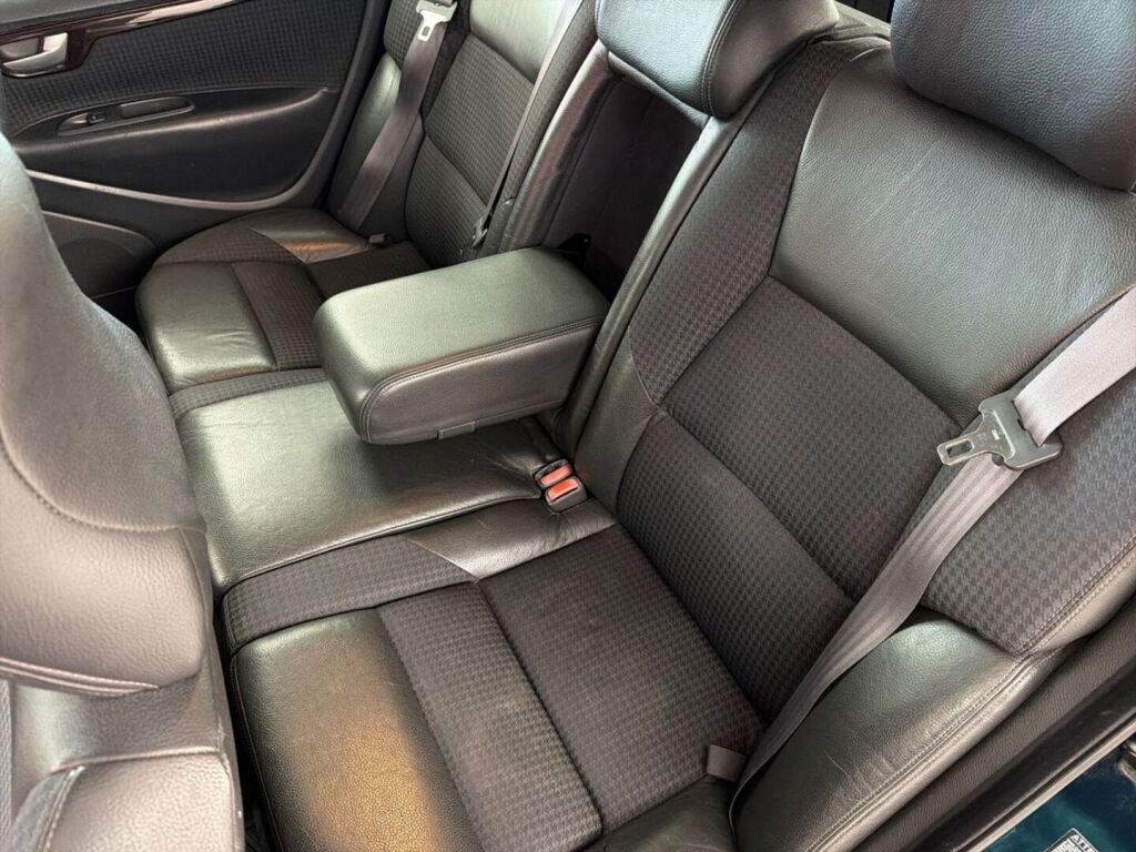 Volvo V70 2001 Vihreä